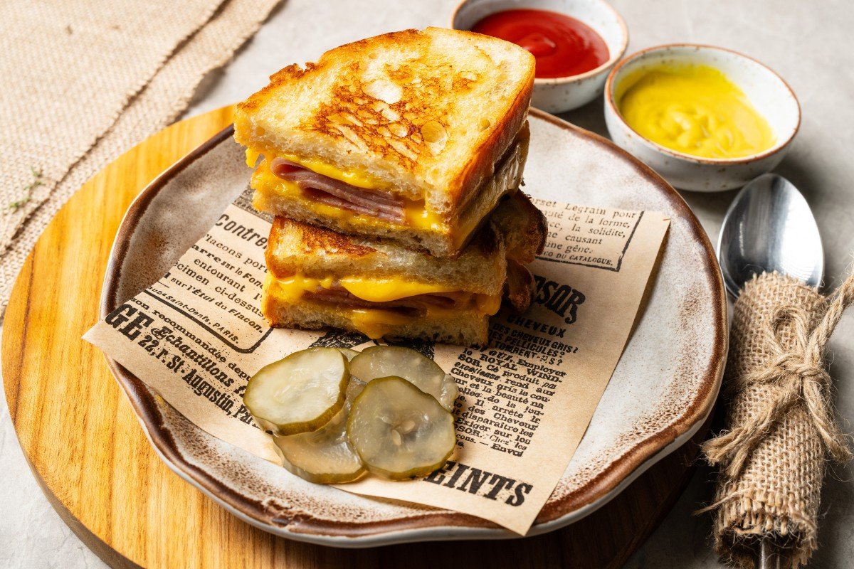 ham and cheese sandwich