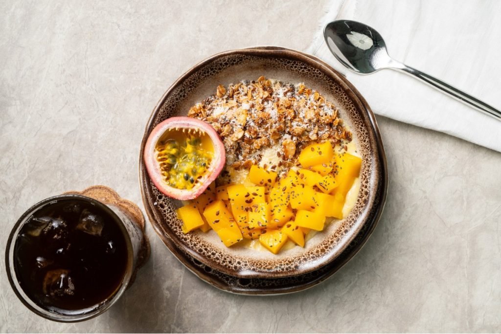Tropical Smoothie Bowl