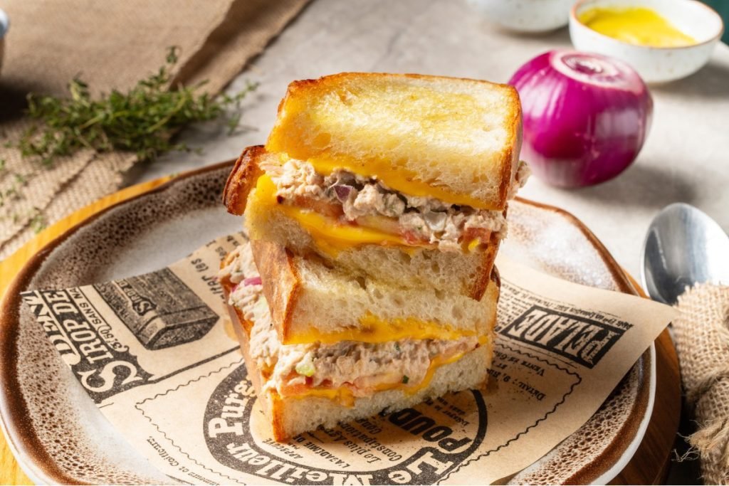 tuna melt sandwich